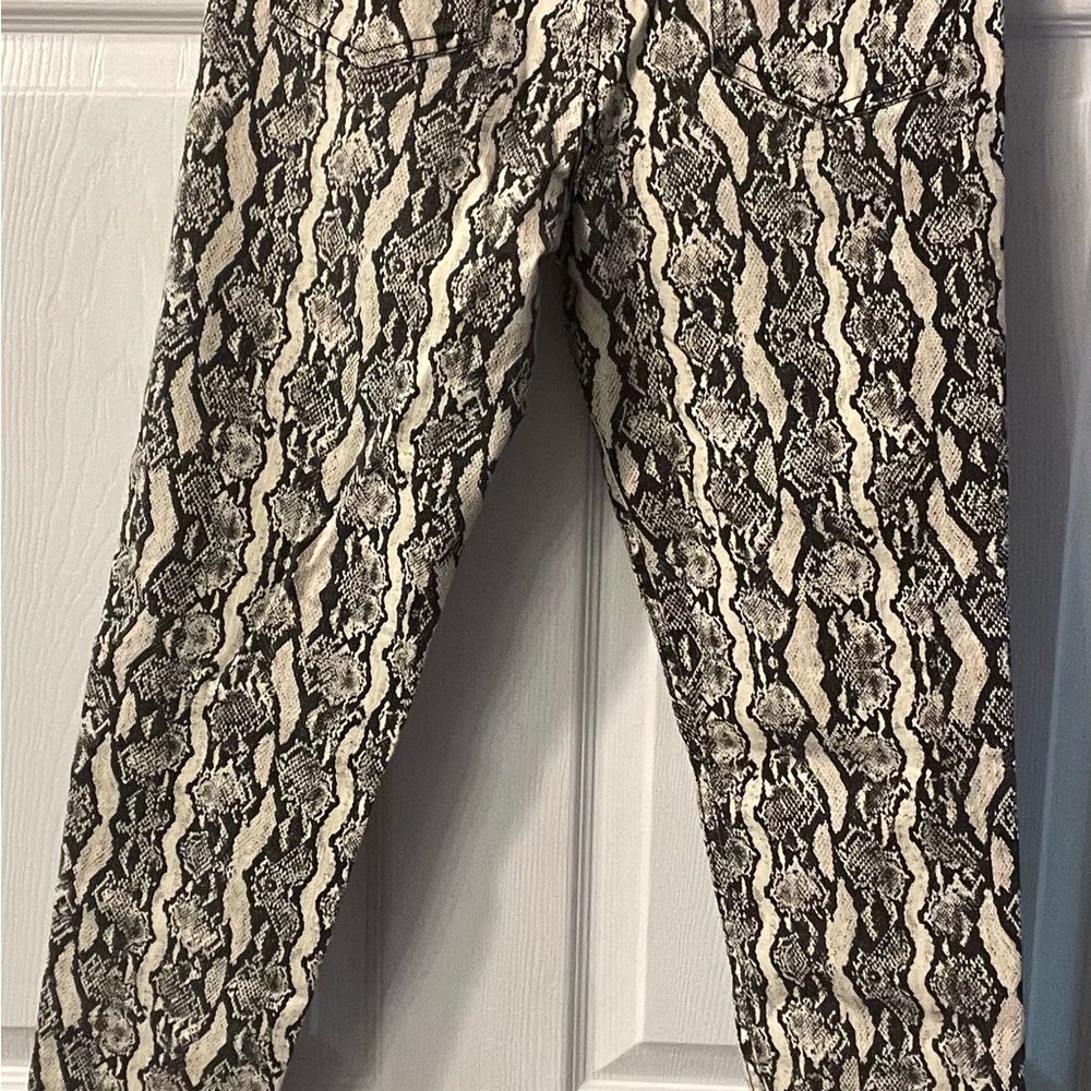 Multicolored Pants Size 3 From Target - image 4